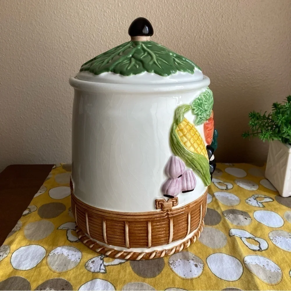 Vintage 3D vegetable garden cookie Jar